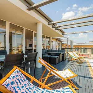  Apartment Luxury With Balcony In Downtown