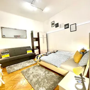 Small Cosy Near The Famous Westend Center Budapest